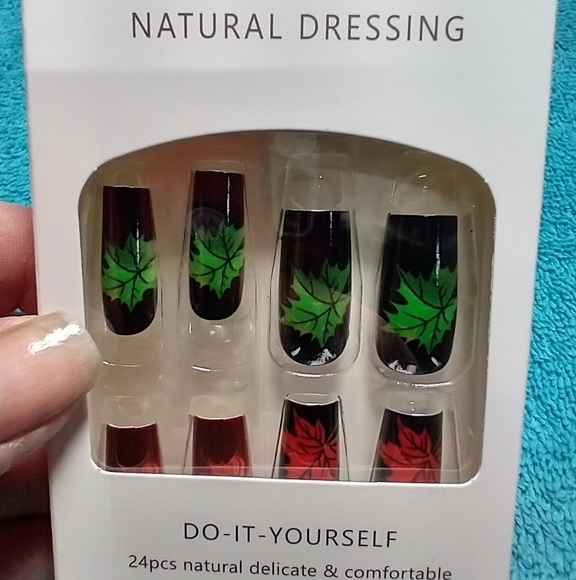 Press on nails maple leaf red green black nails set colorful - Picture 3 of 3